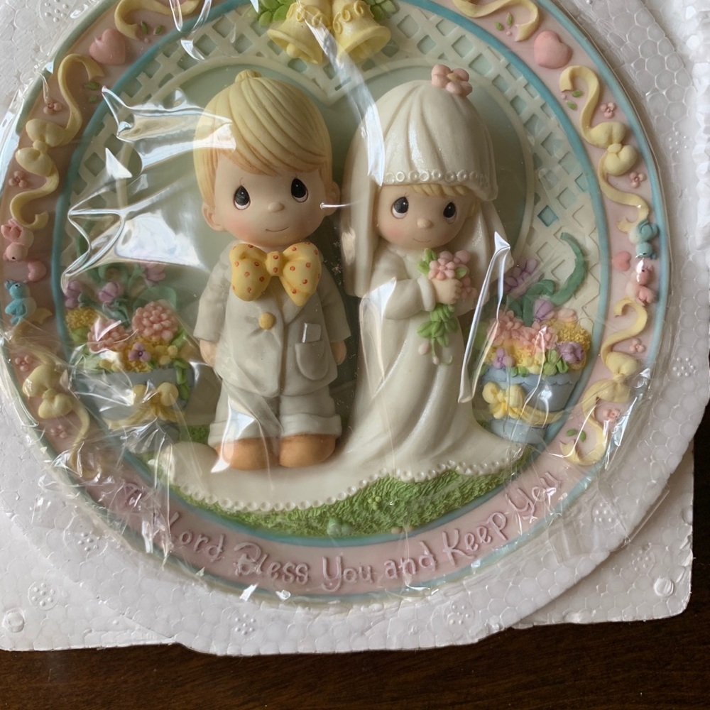New Precious Moments Bride And Groom